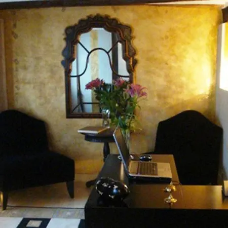 Boutique Valle De Oca Hotel